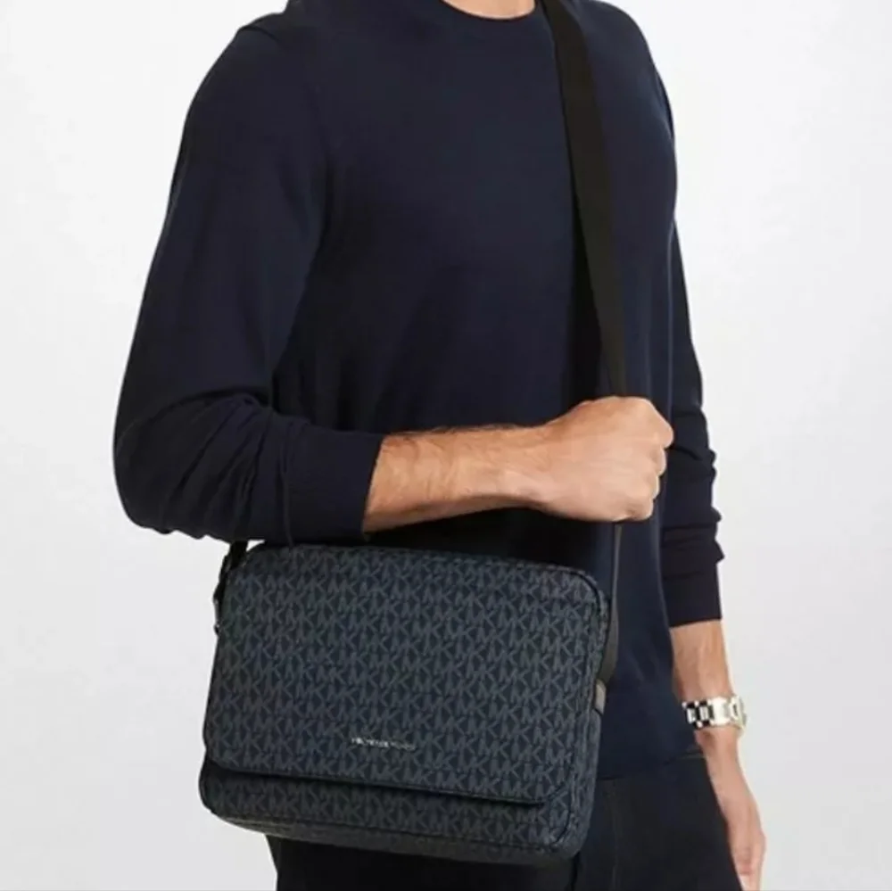 Michael Kors Cooper Logo Camera Bag - Admiral/Pale Blue NWT **FAST SHIPPING**